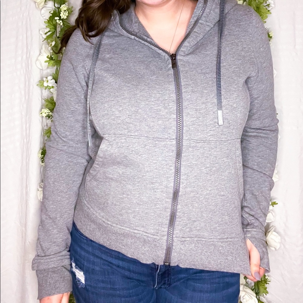 LuLuLemon Gray Sweatshirt
